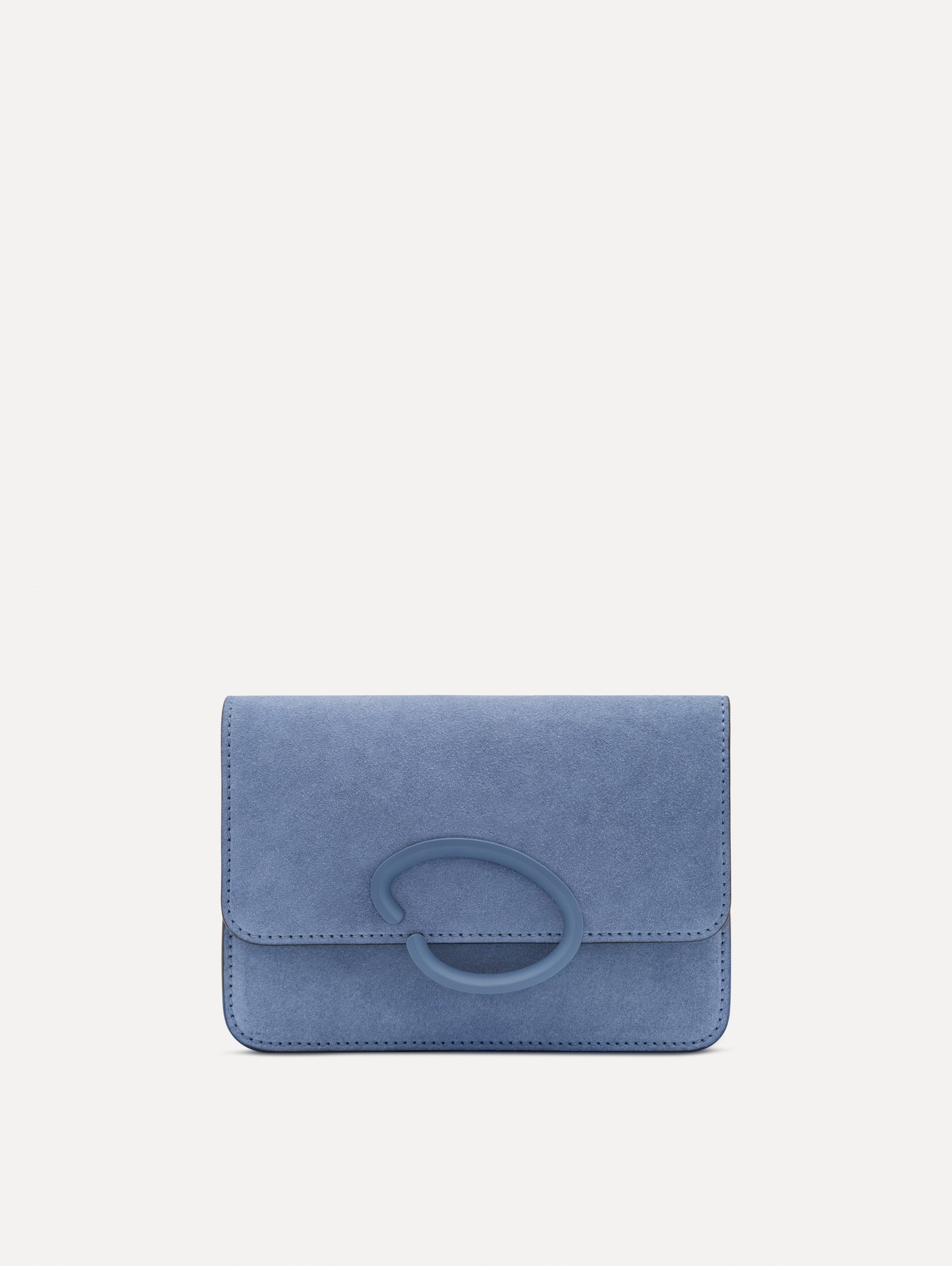 Blue O Pochette in Suede with gold strap and blue abstract O Clasp. Front View. 