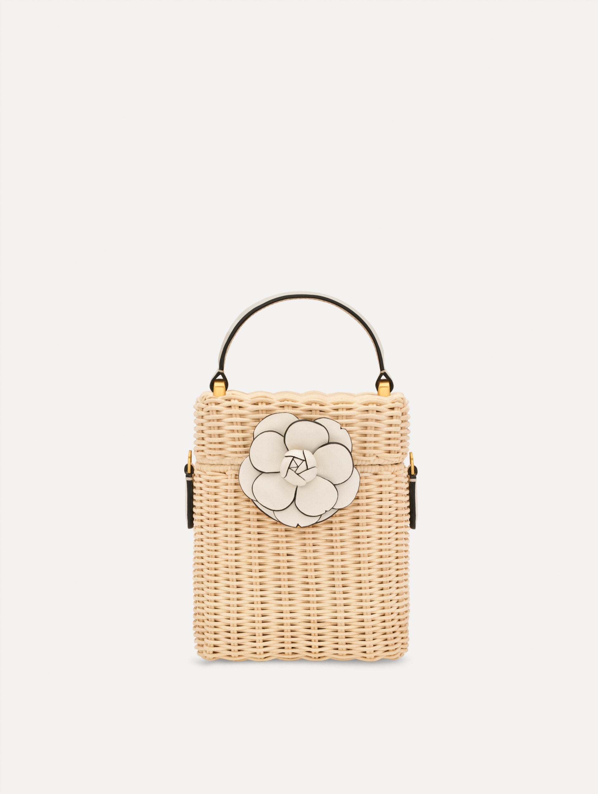 The Alibi in Wicker in White. Front View.