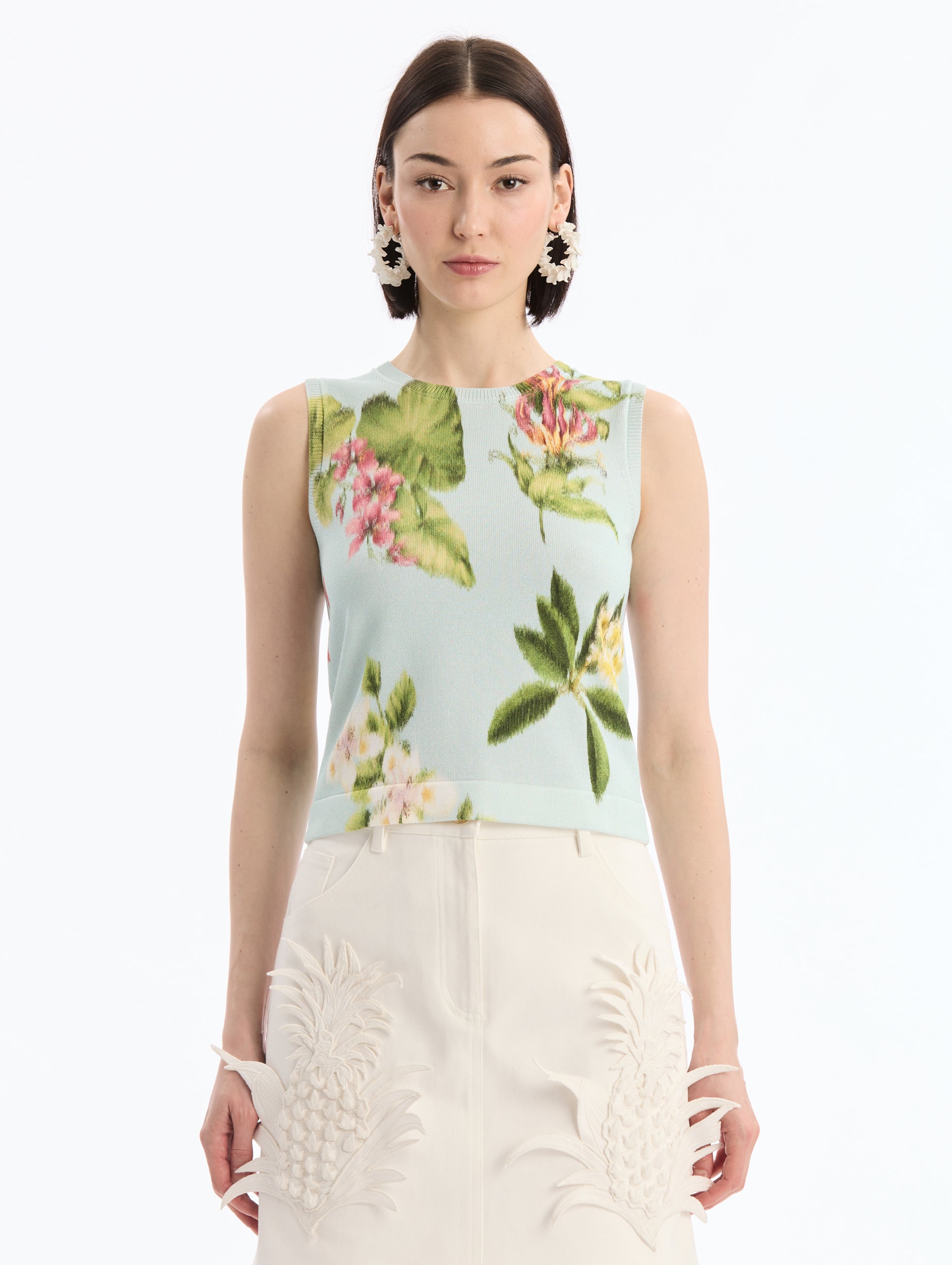 Light Blue Tank Top with Chiné Dominican Mixed-Floral Print. Sleeveless, Crew Neck. Front View. 