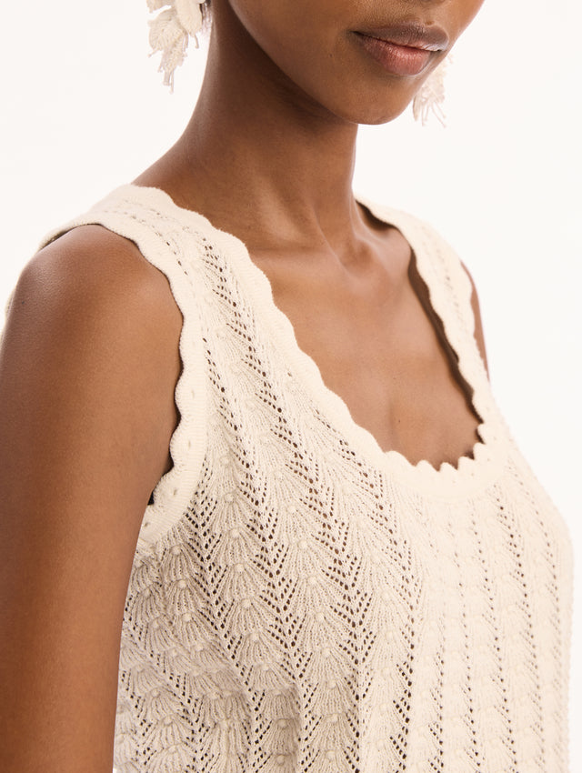 Scalloped Ivory Pointelle Weave Scoop Neck Tank Top. Close Up Side View. 