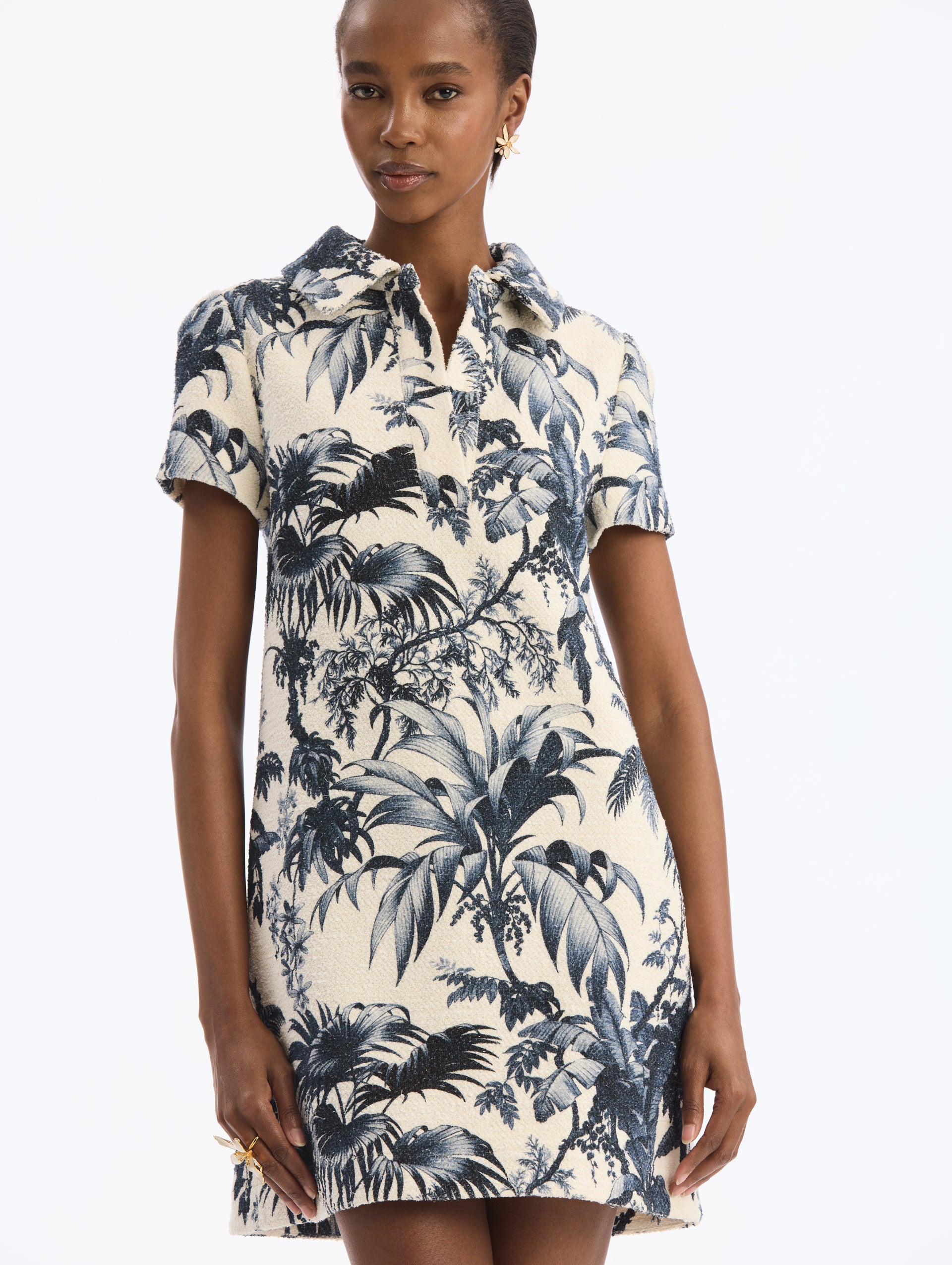 Ivory Mini Shift Dress, Short Sleeve, Collared with Navy Chiné Palm Leaves Print. Front View.