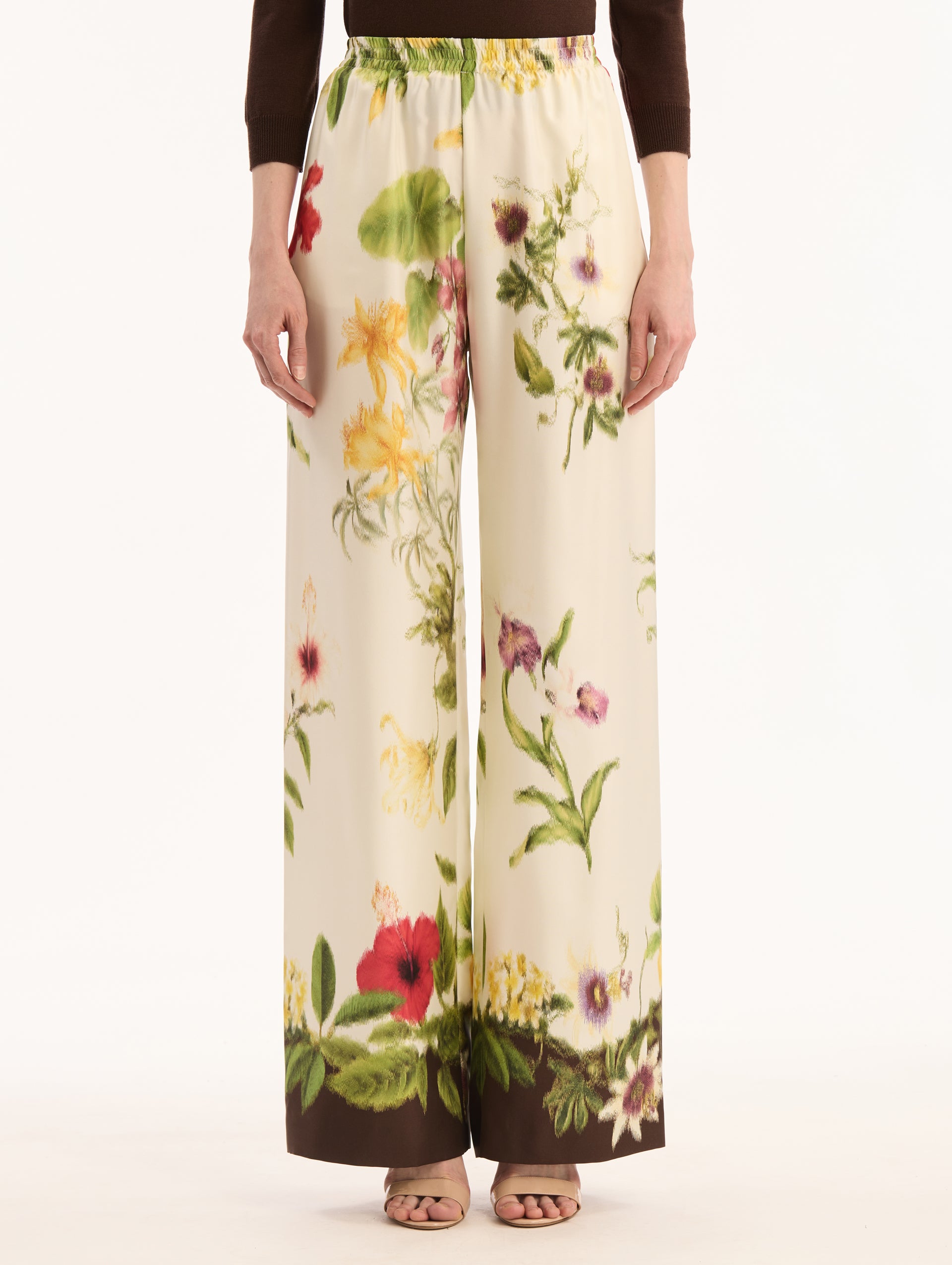 Dominican Mixed-Floral  Print on Wide Leg Pant. High waisted. Elastic Waist. Front View. 