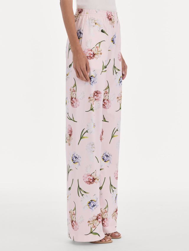 The model is wearing a painted iris poplin pant. Zoom view.