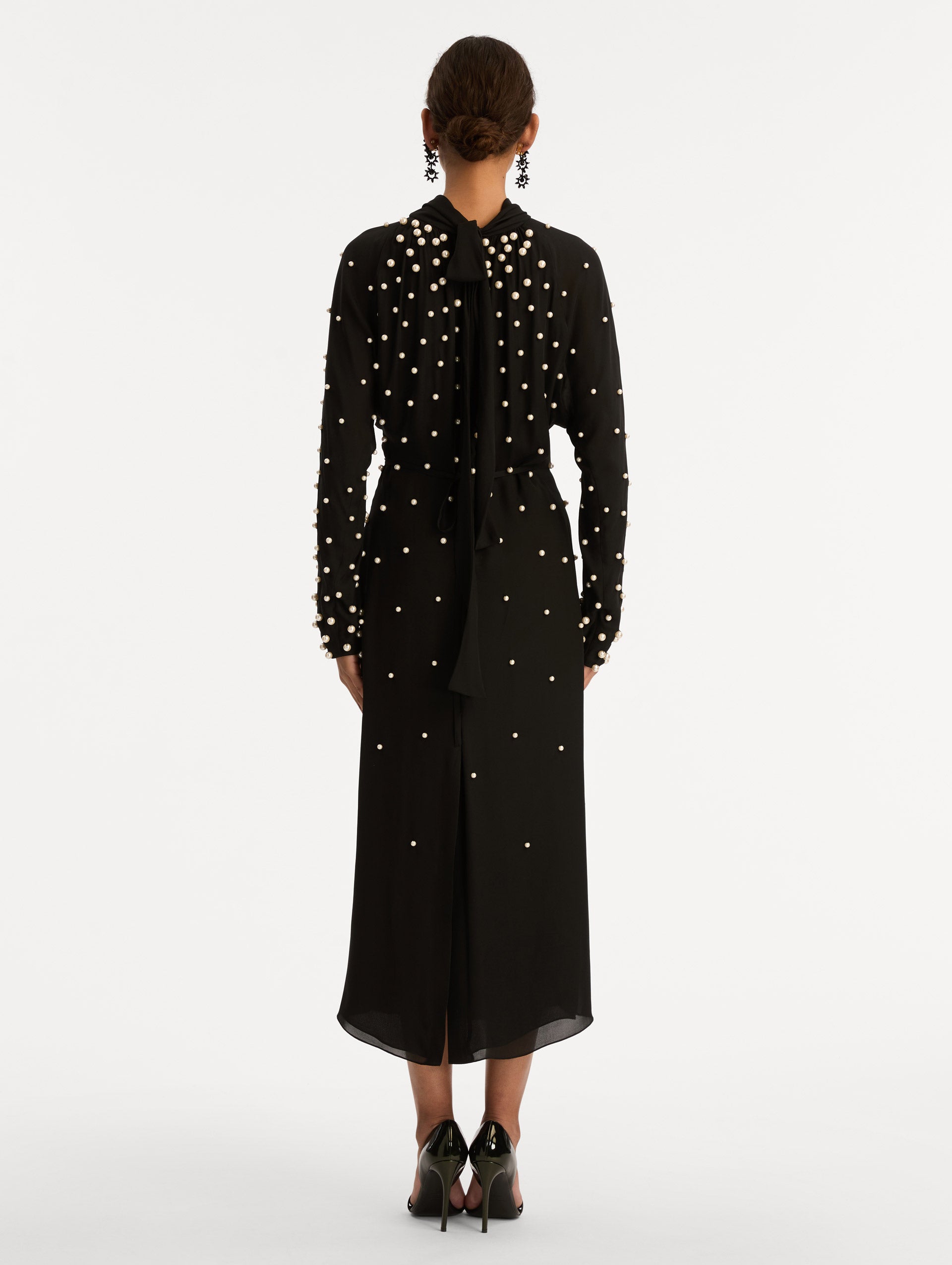 black dress with pearls BLACK DRESS WITH PEARL SLEEVES