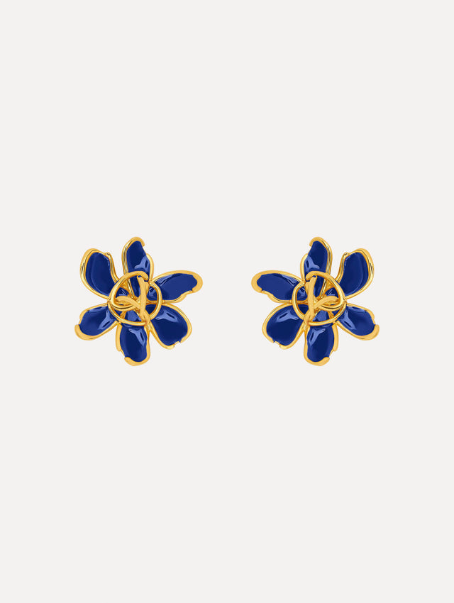 Enamel floral earrings with navy sculpted petals that echo the curves of the Oscar 'O' and a braided emblem at the center.