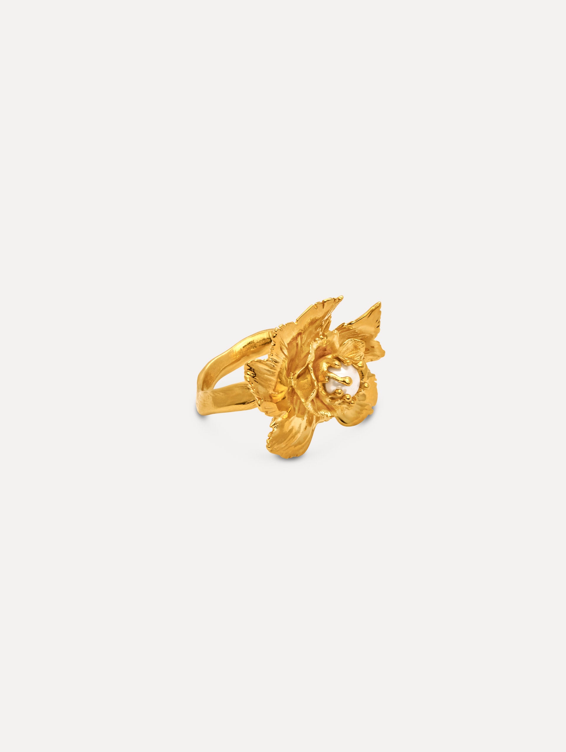 The Wild Rose Pearl Ring in Gold. Side view