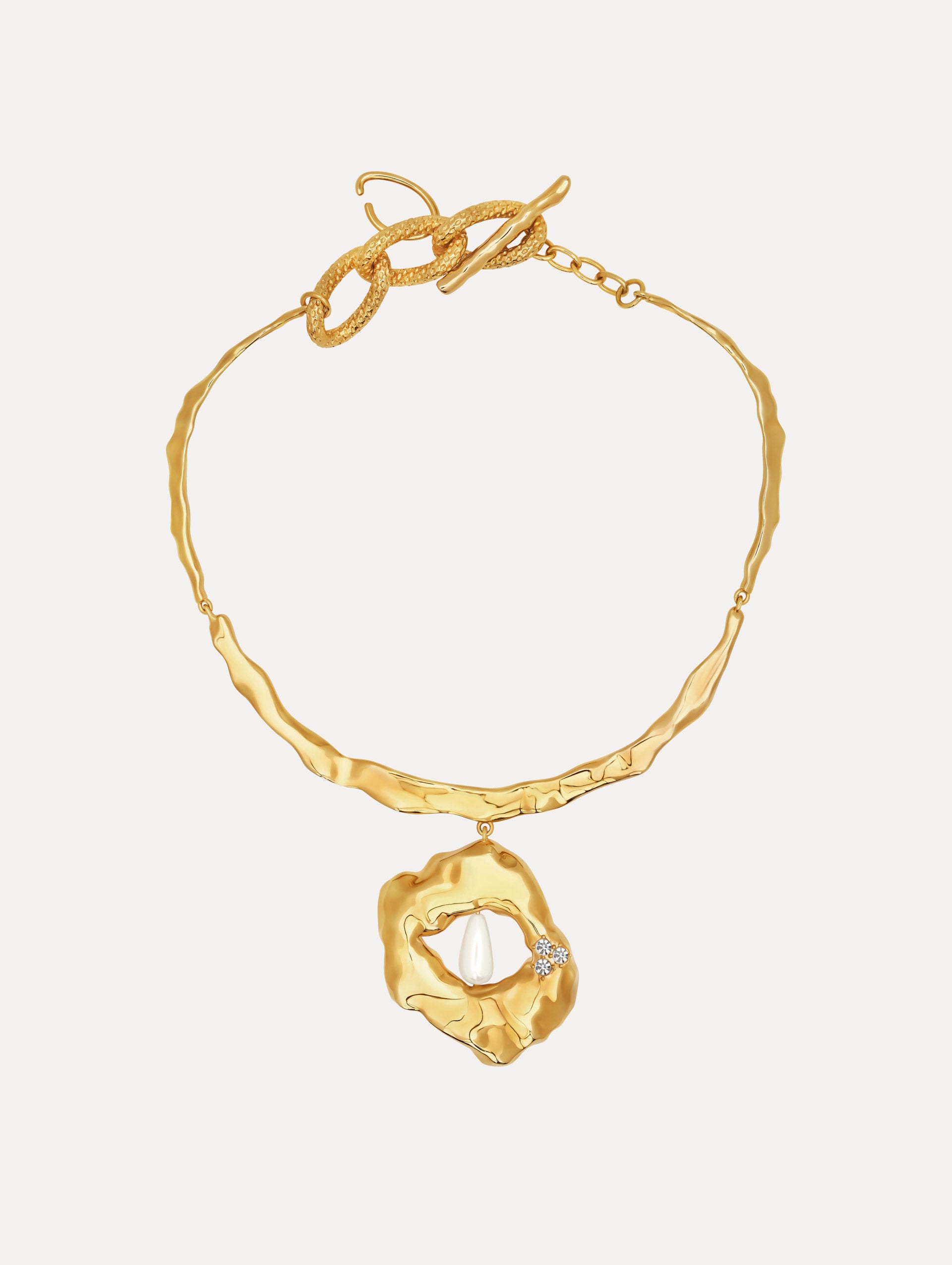 The Hammered Pearl Pendant Necklace in Pearl.