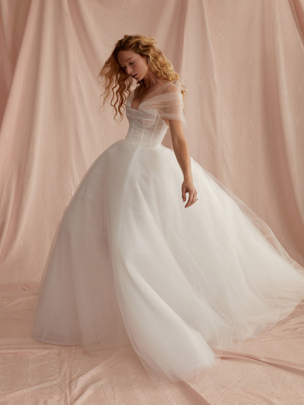 fall wedding dresses 2022 Fall Wedding Dresses Guide | Discover the Best Fall Colors for Wedding Dresses