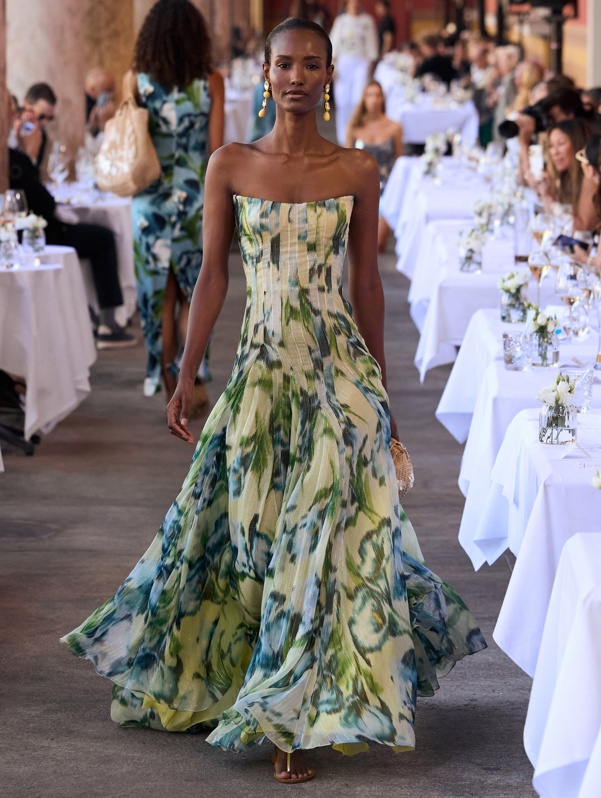 Garden Party Outfits: Florals, Prints and Polished Heels for Daytime Events