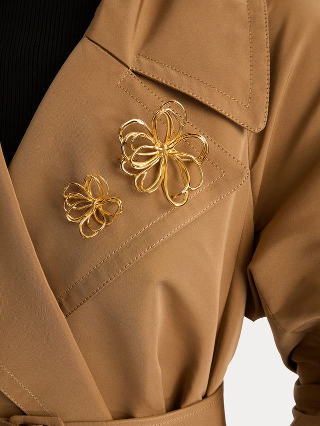 Gold Large Threaded Flower Brooch with looping artistic curves. Front View.