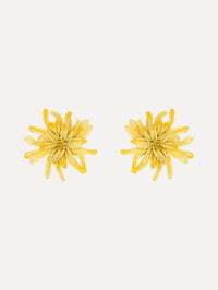 The image depicts beaded chrysanthemum earrings. Front view.