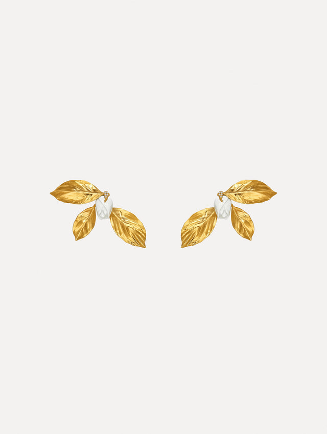 The image depicts gardenia bud and leaves earrings. Front view.