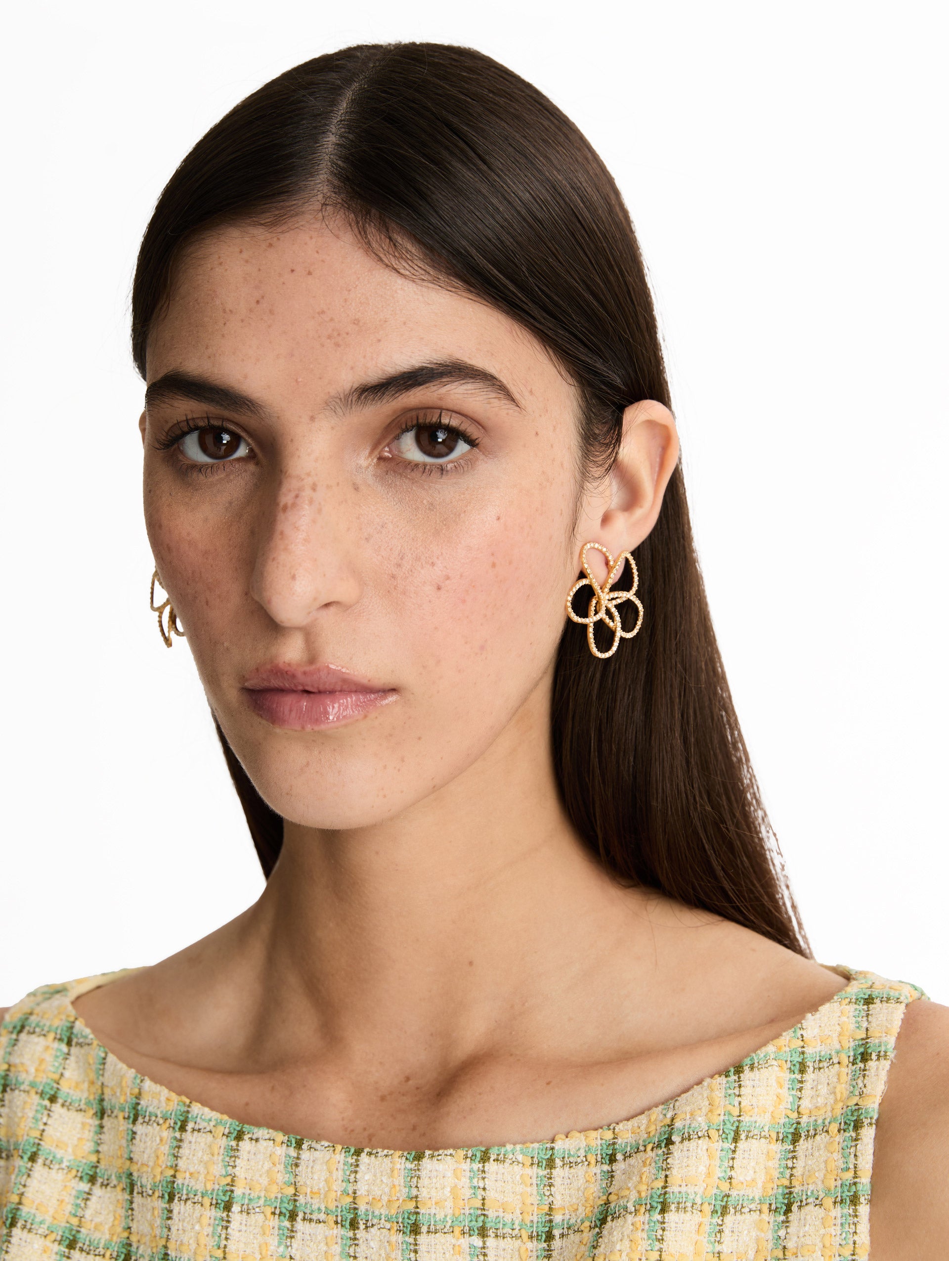 Gold Flower Rhinestone Chain-Link Earrings with gold rhinestone wire in a flower motif. Front View.